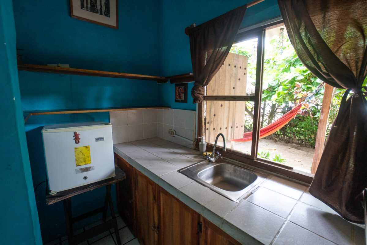 Detalle de cocina en casa junto al mar en Olón