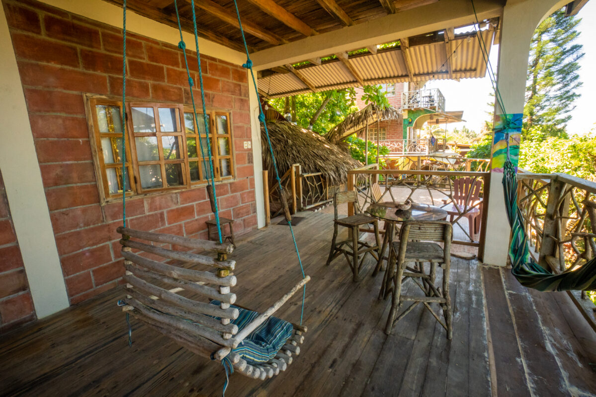 Habitacion en frente al mar con terraza en Olon
