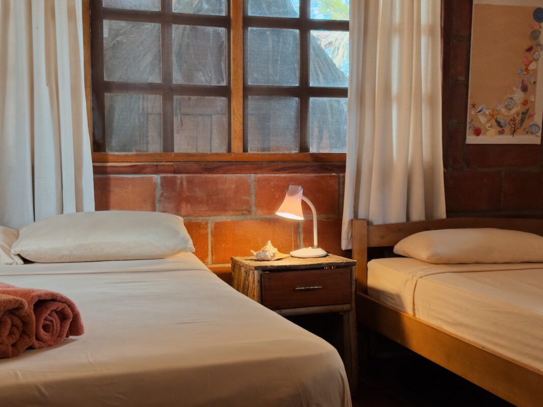 Habitacion en hotel frente a la playa en Olon